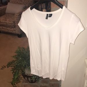 Cynthia Rowley white V-neck. Sz. XL
